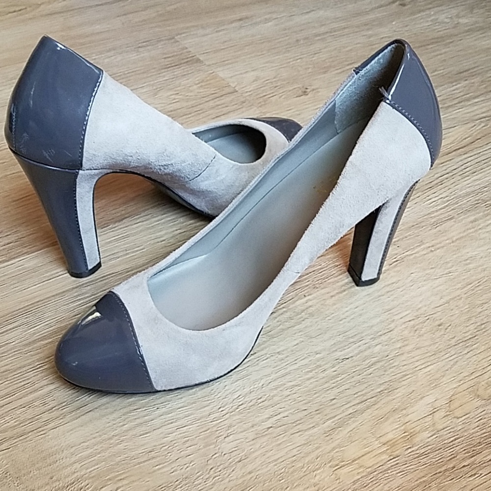 Ladies grey Ralph Lauren pumps